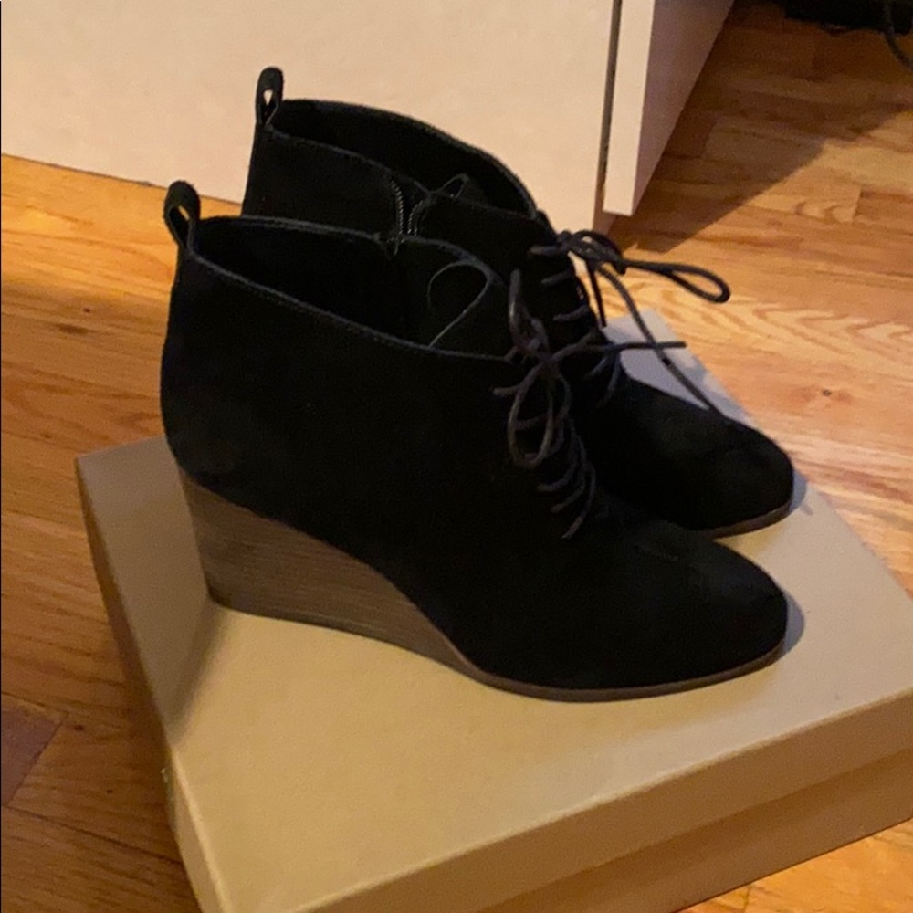 Lucky brand never worn wedge